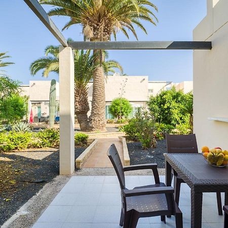 Homeforguest Moderno Apartamento Con Piscina En Corralejo Exterior photo